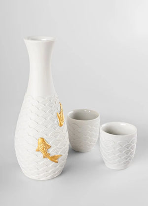 Diseño y Decoración's Diasa's Koi Sake Set